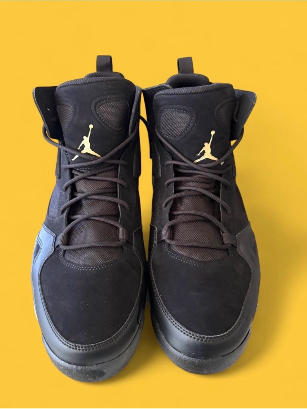Nike Air Jordan - Black/Metallic Gold - Picture 2 of 8
